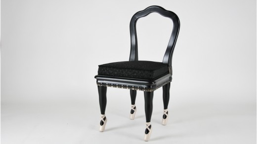 Chaise Black Swan - Crédits Henryot et Cie