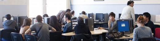 8-etudiants au travail