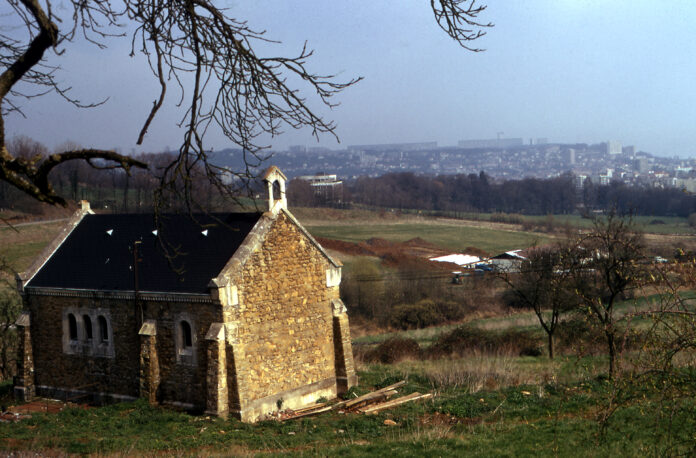 15-1975_vue dessus chapelle sainte valérie